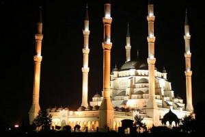 Ezan Sayg� Bekler